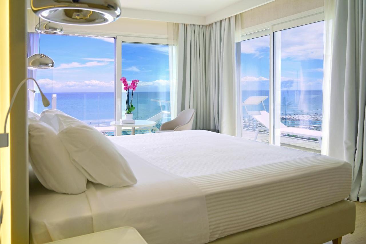 Atlantic Hotel & Spa Riccione Esterno foto