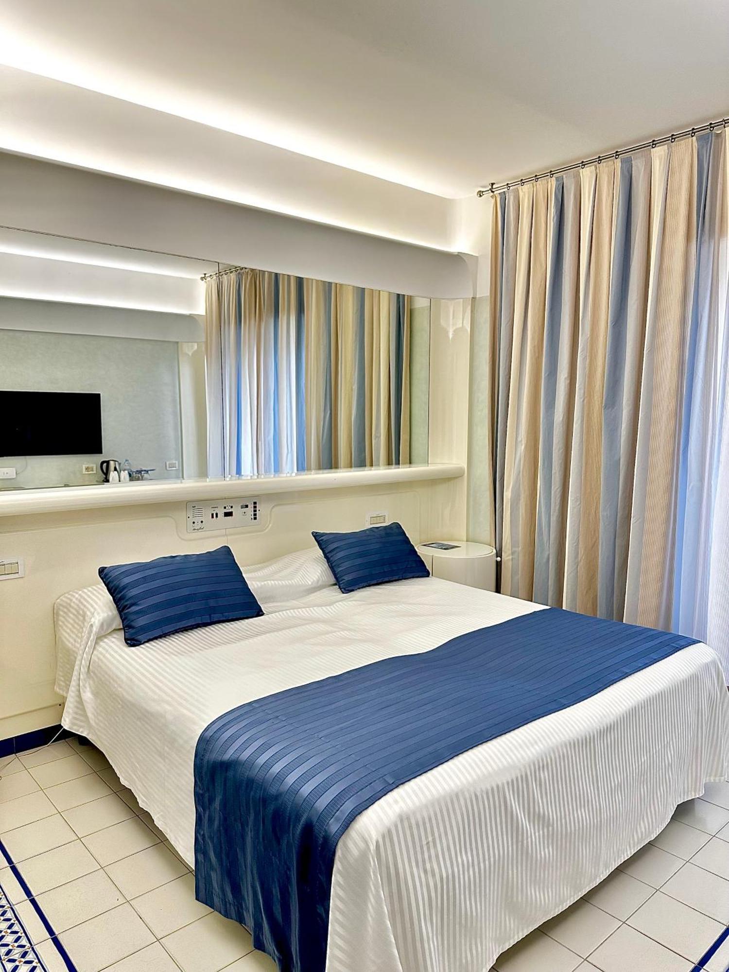 Atlantic Hotel & Spa Riccione Esterno foto