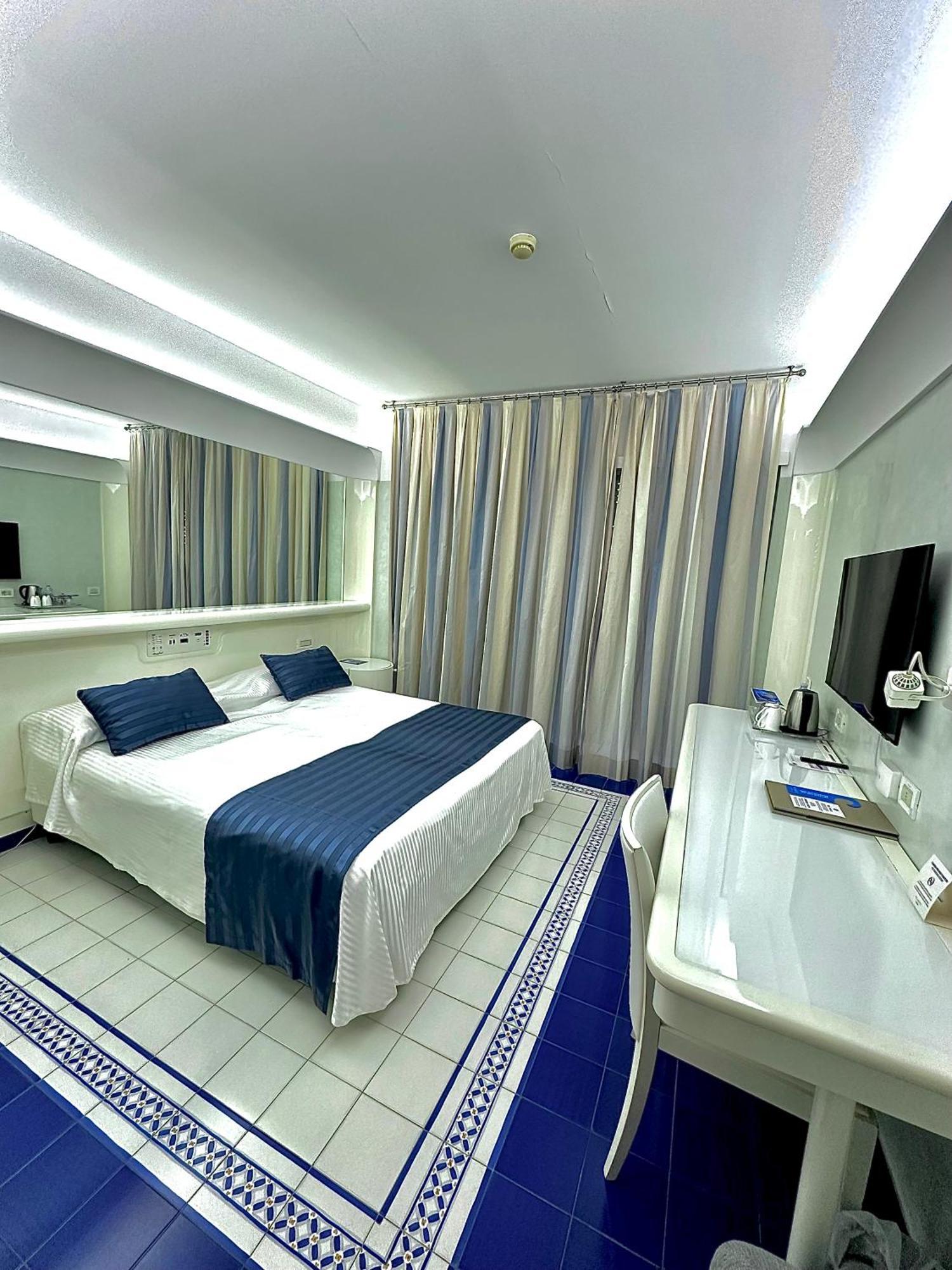 Atlantic Hotel & Spa Riccione Esterno foto