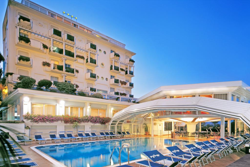 Atlantic Hotel & Spa Riccione Esterno foto