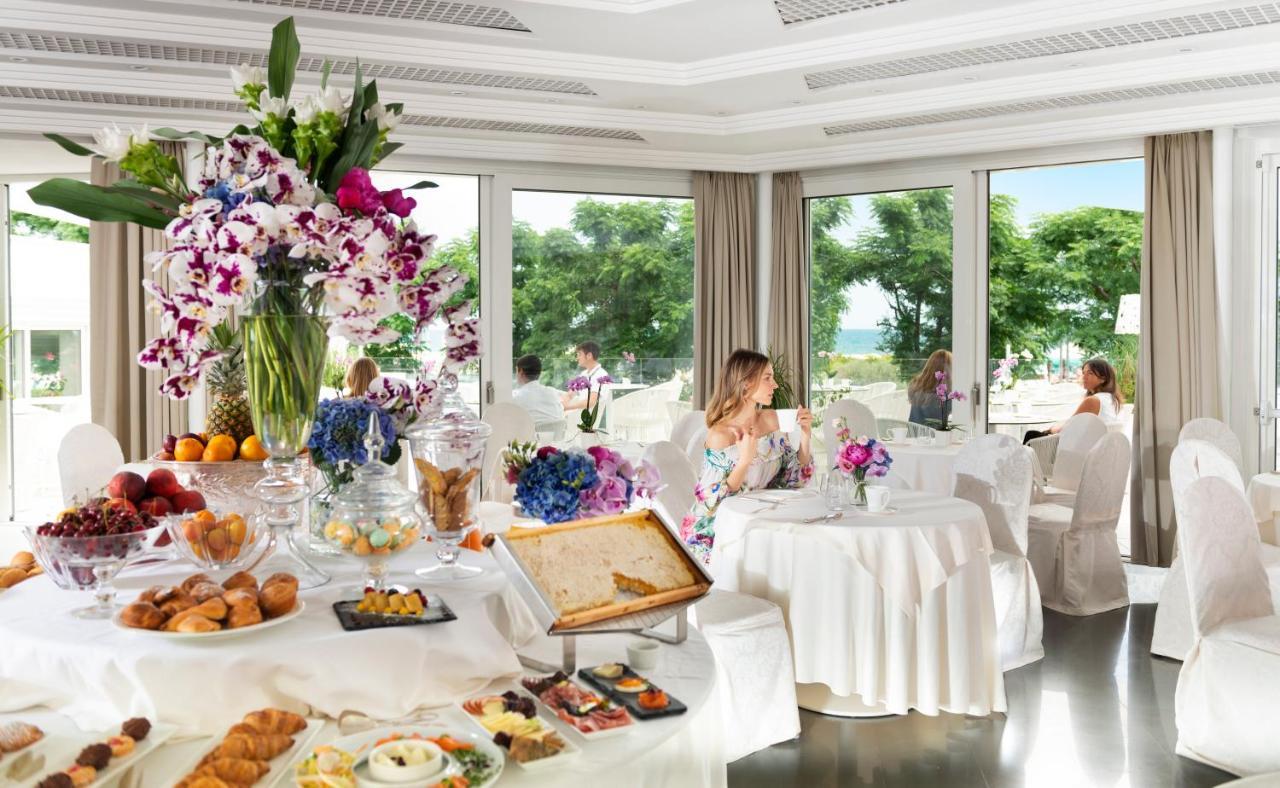 Atlantic Hotel & Spa Riccione Esterno foto