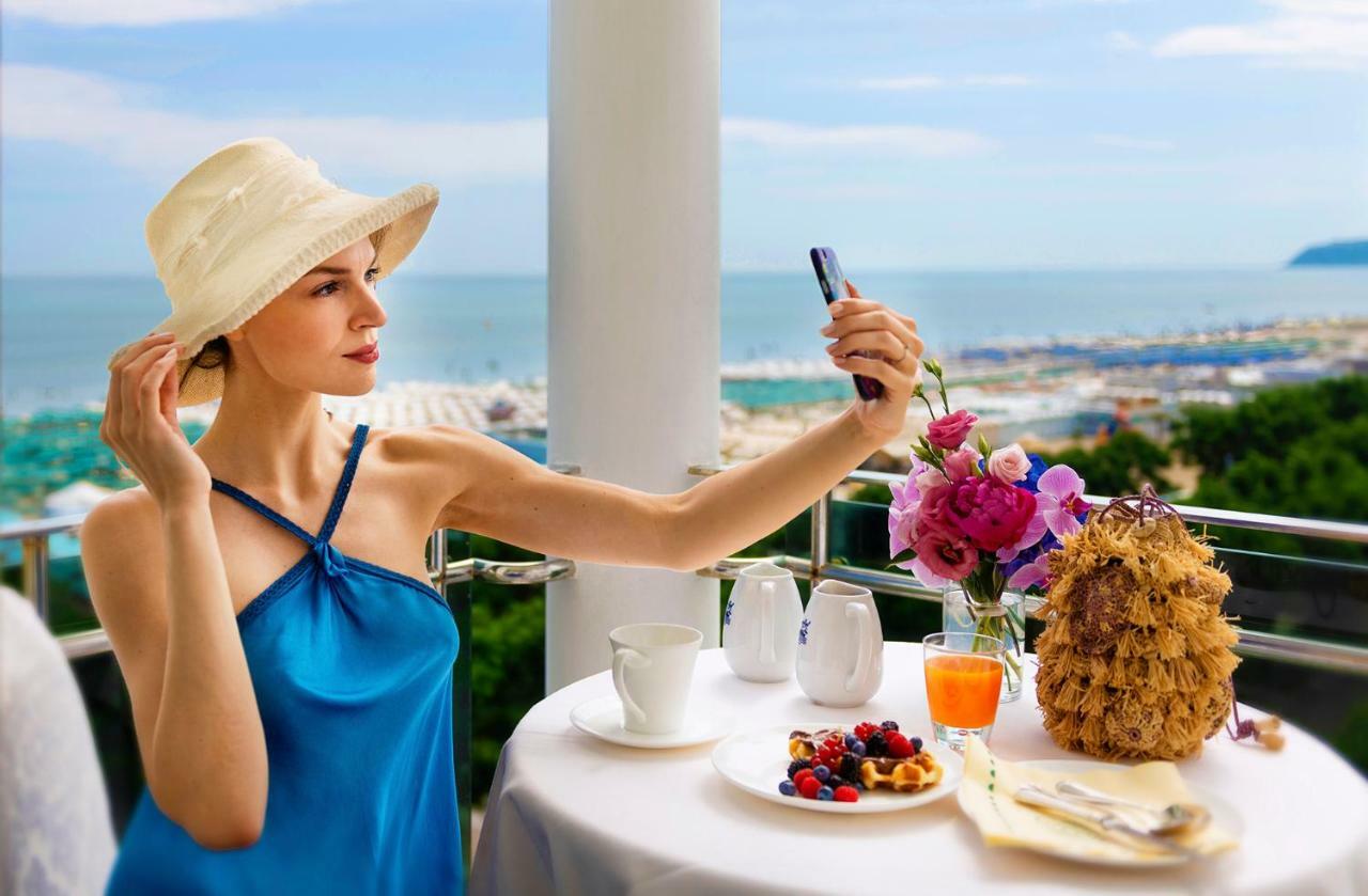 Atlantic Hotel & Spa Riccione Esterno foto
