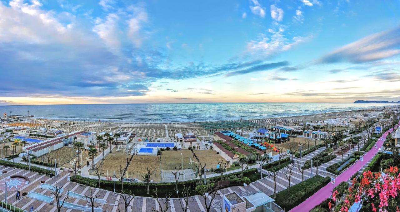 Atlantic Hotel & Spa Riccione Esterno foto
